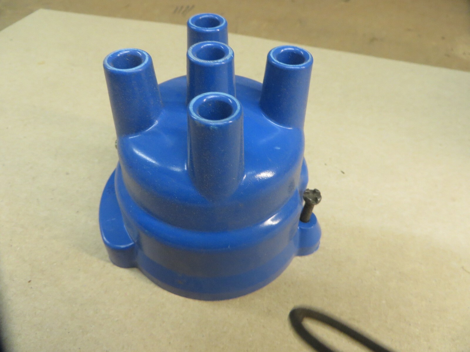 DISTRIBUTOR CAP FPC # F942AK REPLACES # DH352 vintage new N O S
