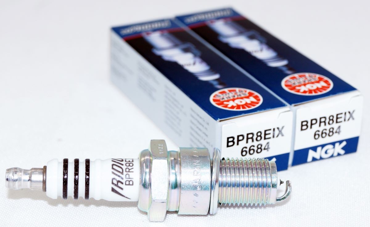 Set of 2 Genuine NGK 6684 BPR8EIX Iridium IX Spark Plugs