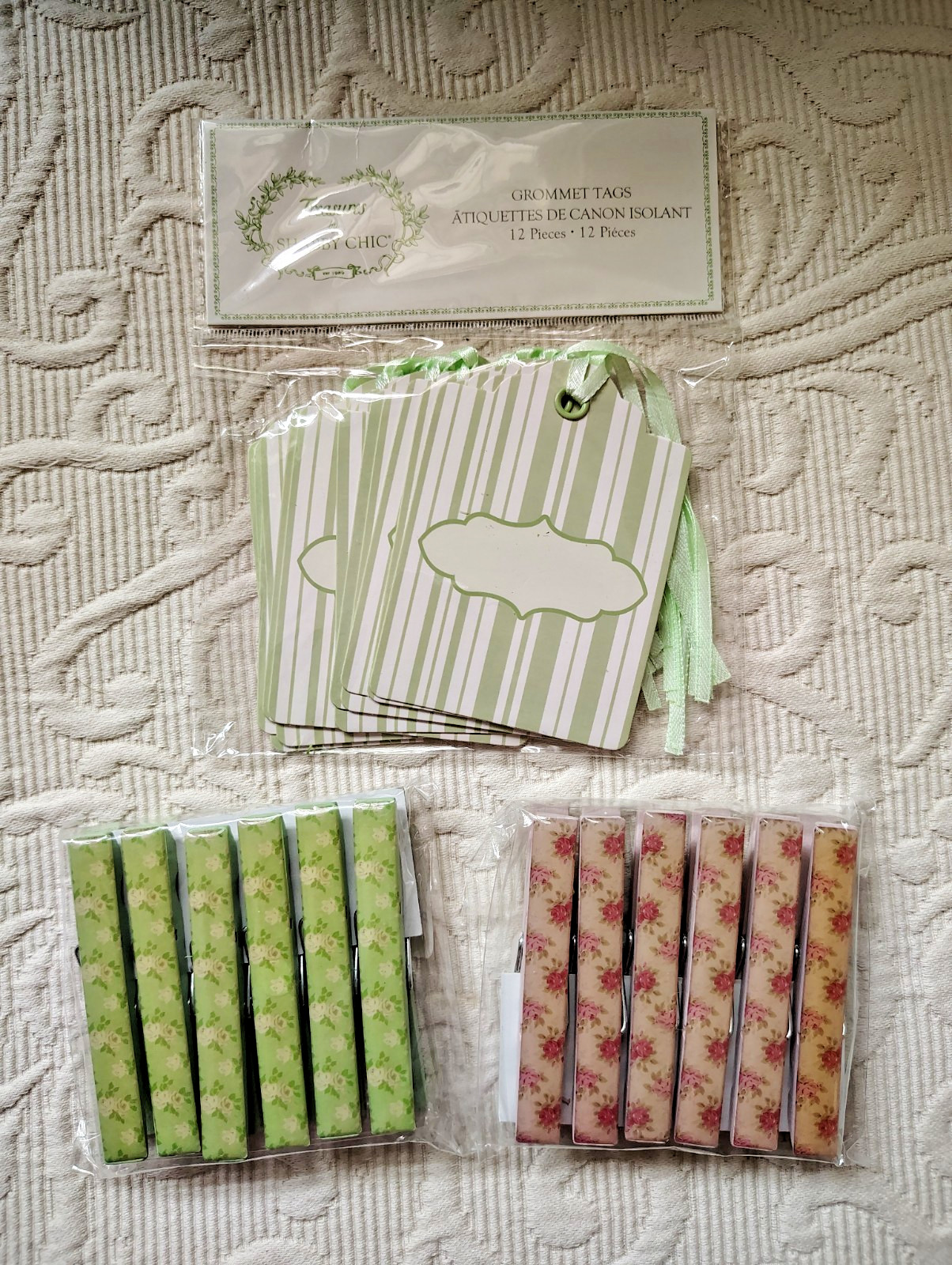 Treasures By Shabby Chic Green Stripe Grommet Gift Tags & Floral Clothespins NEW