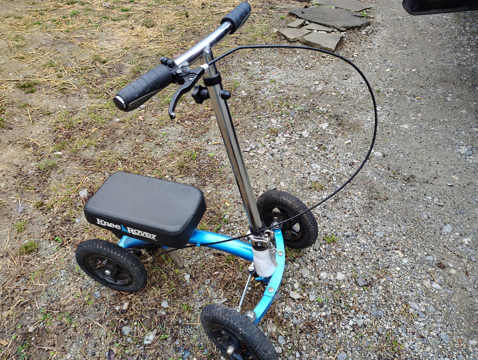 KneeRover All Terrain Knee Walker Support A Weight Capacity of Up to 300 LBS
