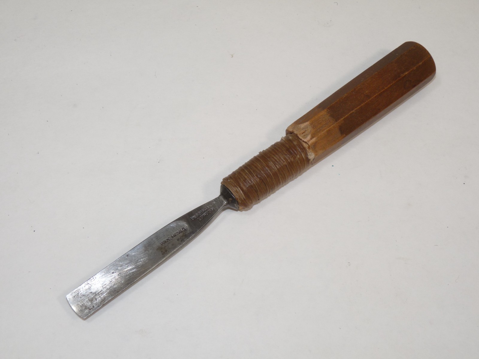 Vintage #4 Herring Brothers Gouge Chisels London England Prize Medals 9/16”