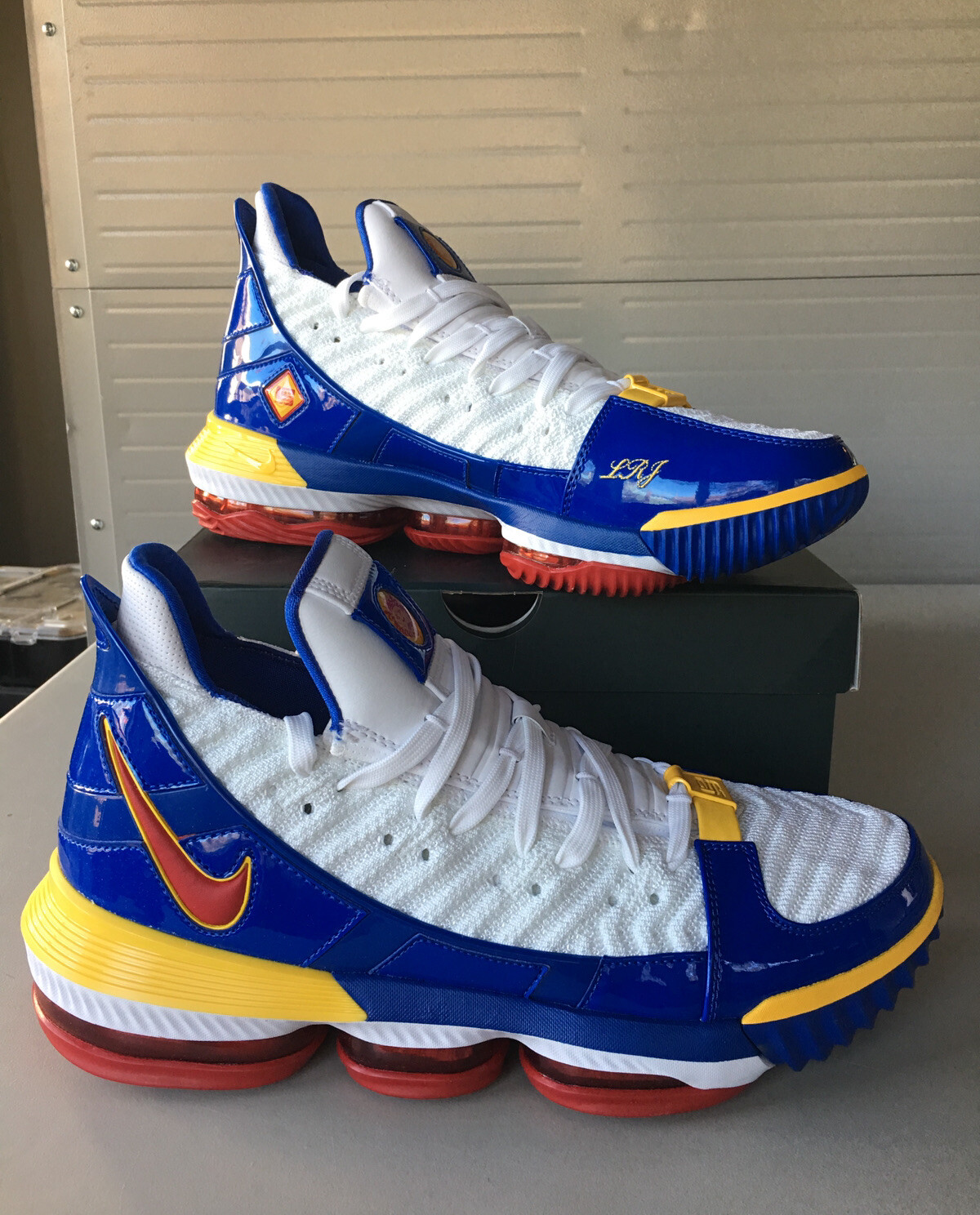 Nike Lebron XVI 16 Superman Superbron