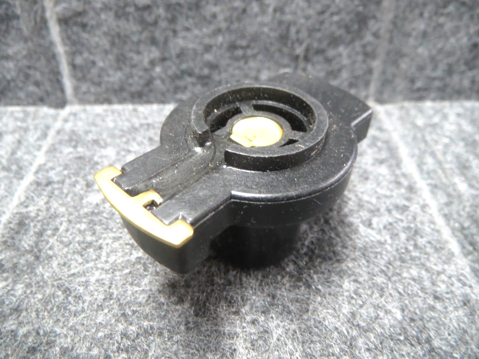 Distributor Ignition Rotor for 1993-1995 VW Golf Jetta 1.8L - Made in Germany