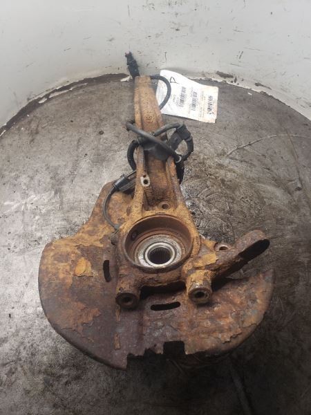 Passenger Front Spindle/Knuckle Thru 10/05/07 Fits 2006-2008 AZERA OEM