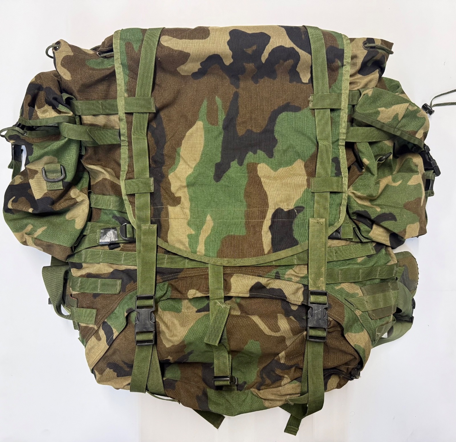 USGI MOLLE Large Rucksack Complete w/ Sustainment Pouch M81 Woodland RARE