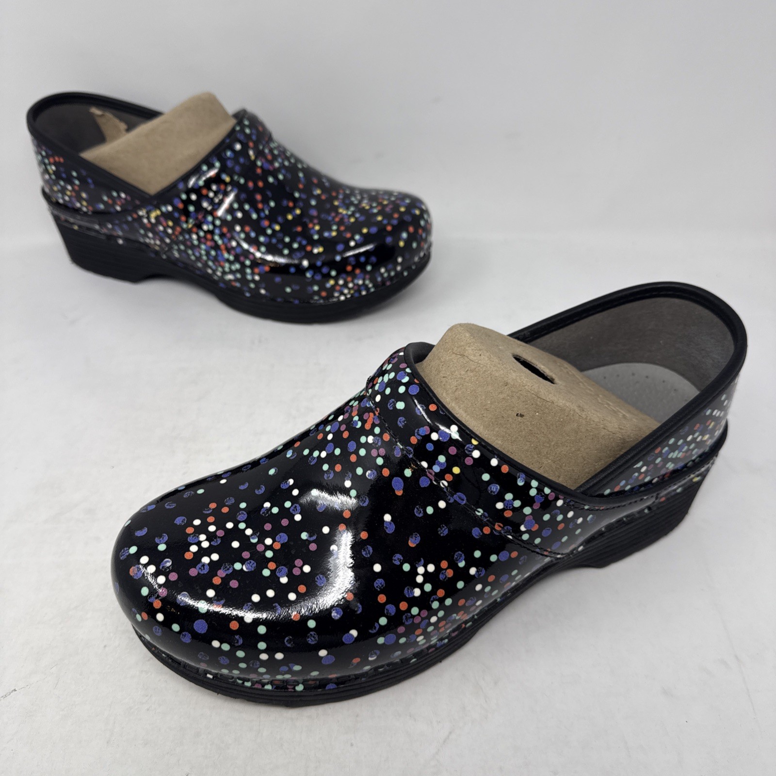 748 Dansko Women LT Pro Patent Clog Size 40