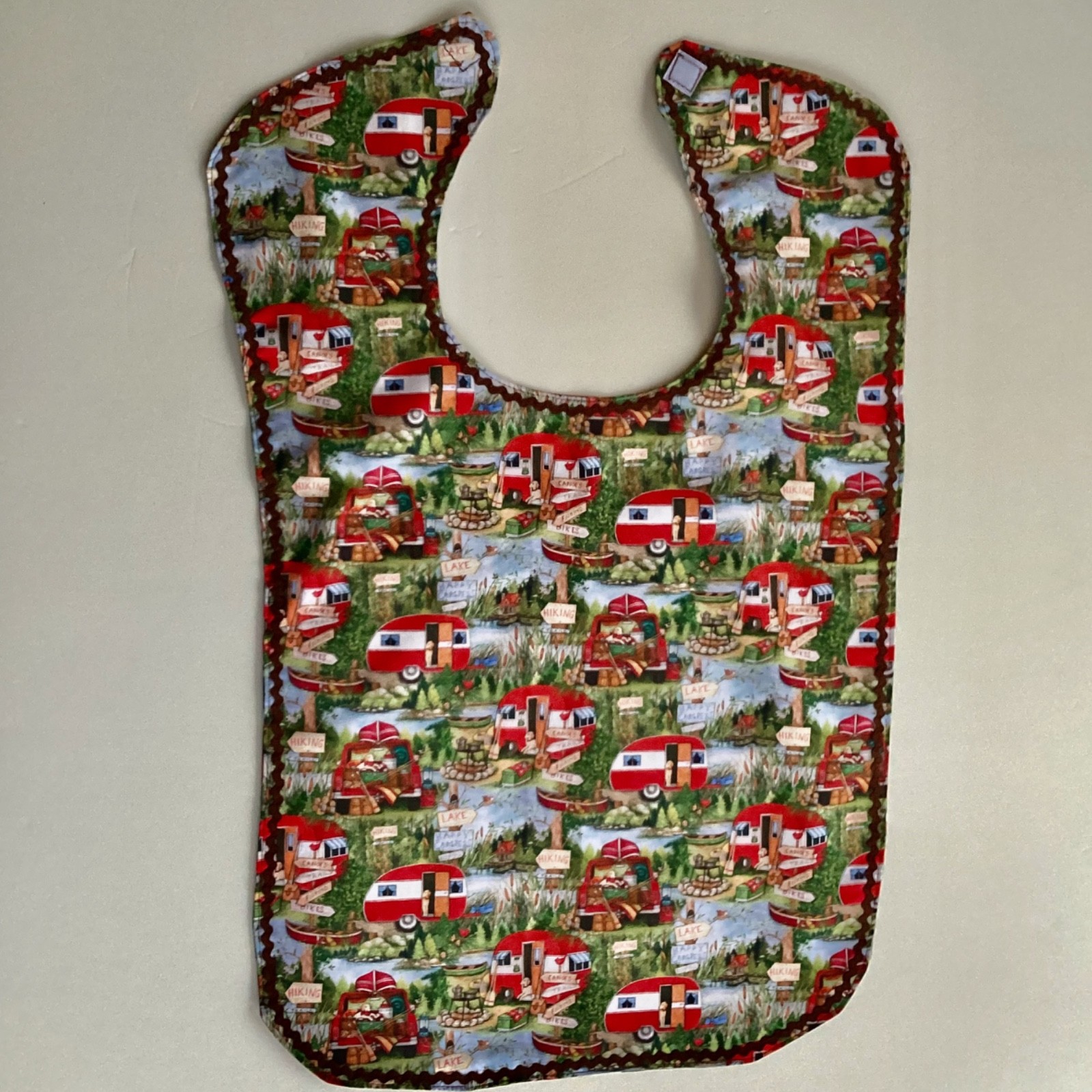 ADULT CLOTHING PROTECTOR/ BIB (CAMPERS & CAMPING SCENES)