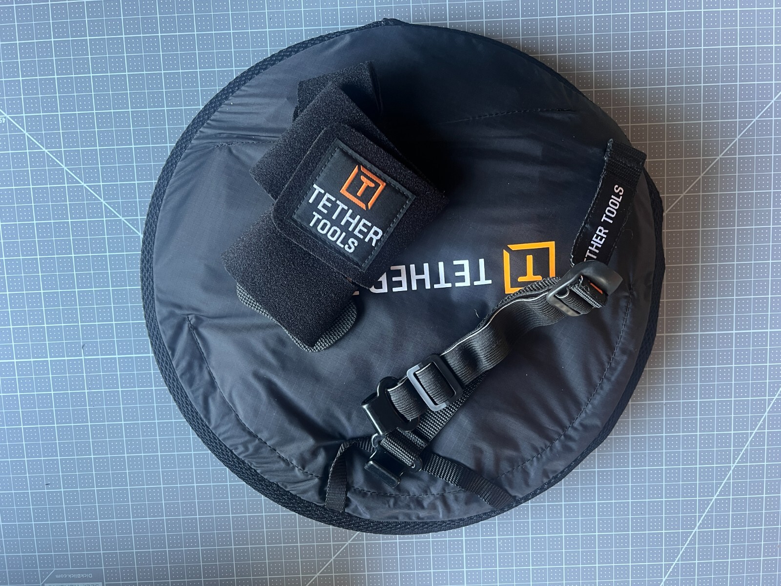 Tether Tools Tether Table Aero + Pad, Sunshade, Secure Strap, StrapMore, and Bag