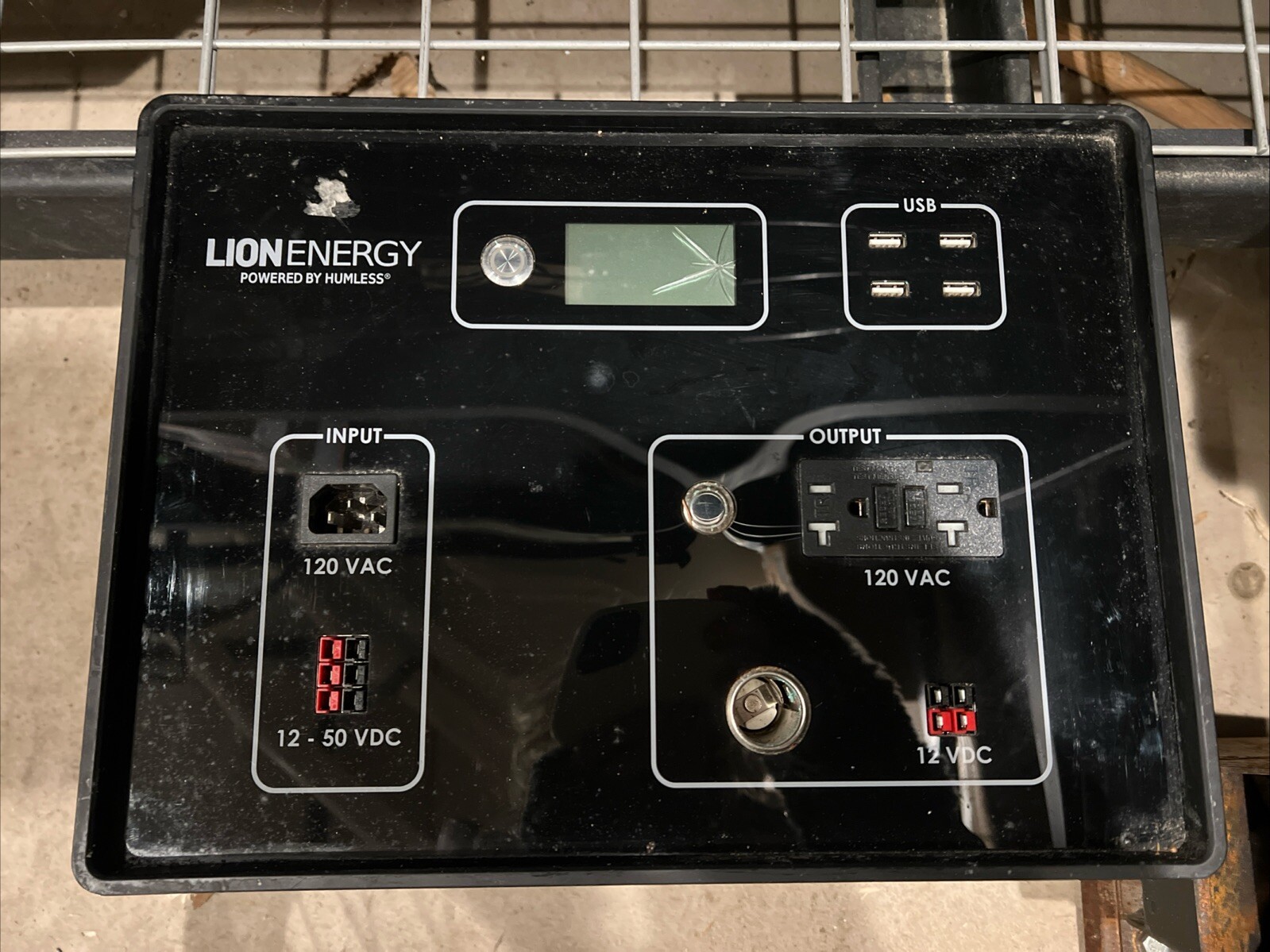 SOLAR GENERATOR - Lion Energy by Humless Pre Owned Good Condition
