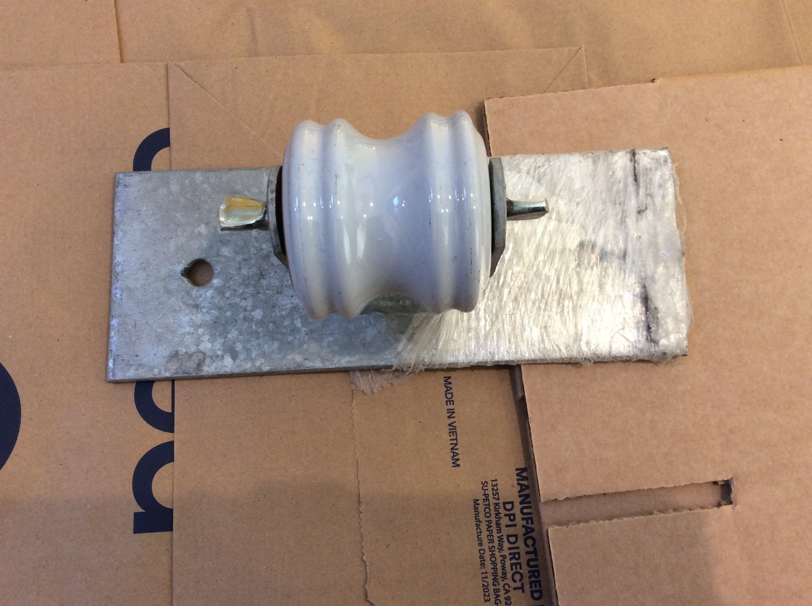 Nichols 315 Plate Wire Holder 3"x8" w/2-1/4" Porcelain Insulator