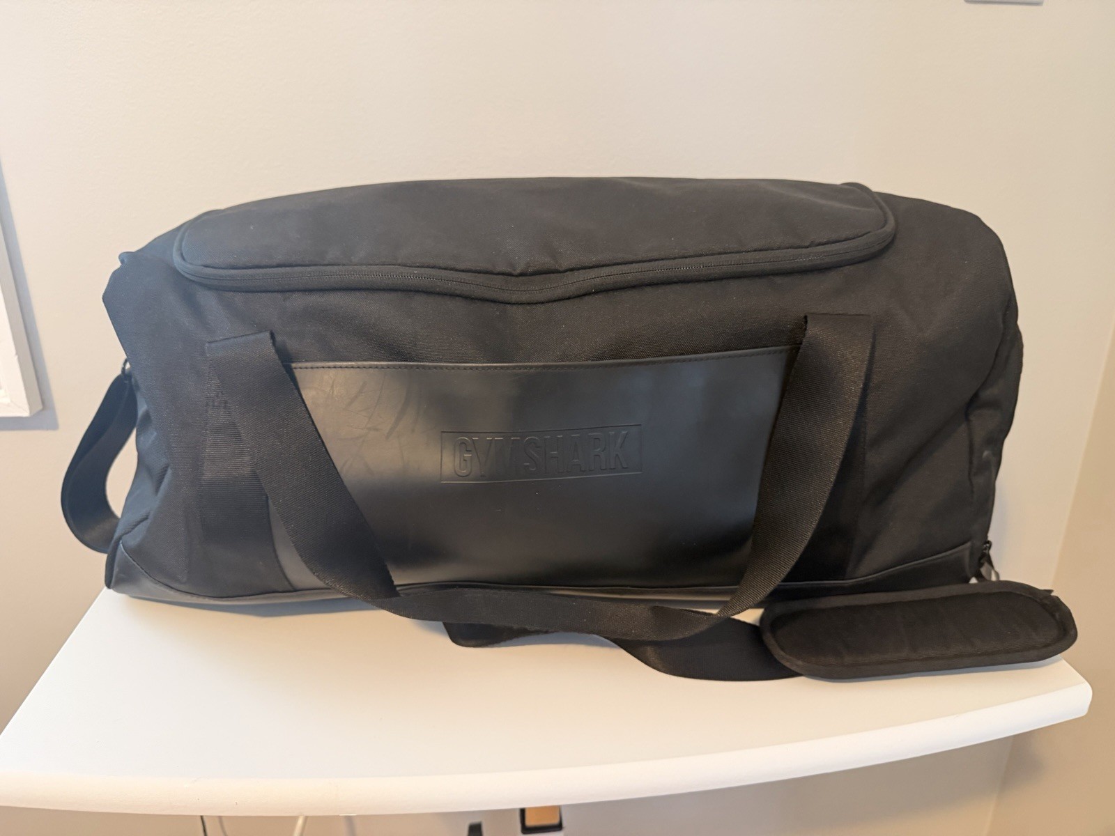 Gymshark Duffel Bag Medium Everyday Gym Bag Black Lightweight Workout Sports