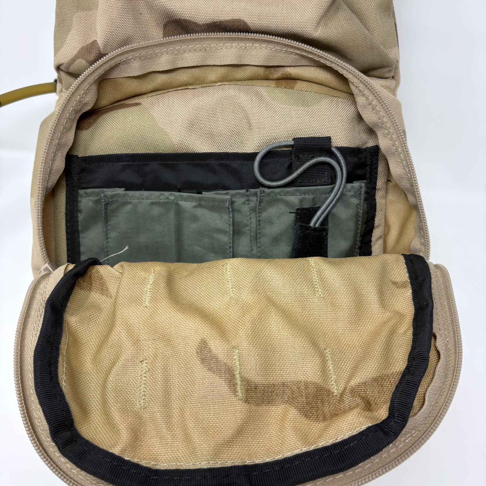 Camelbak Maximum Gear Hydration Backpack w/ 3 Liter Bladder Camo 18"