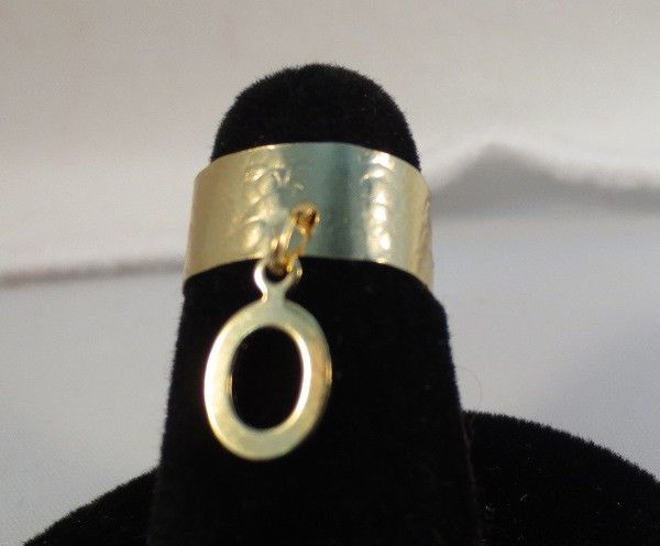14KT GOLD EP HAMMERED DANGLE INITIAL O TOE RING