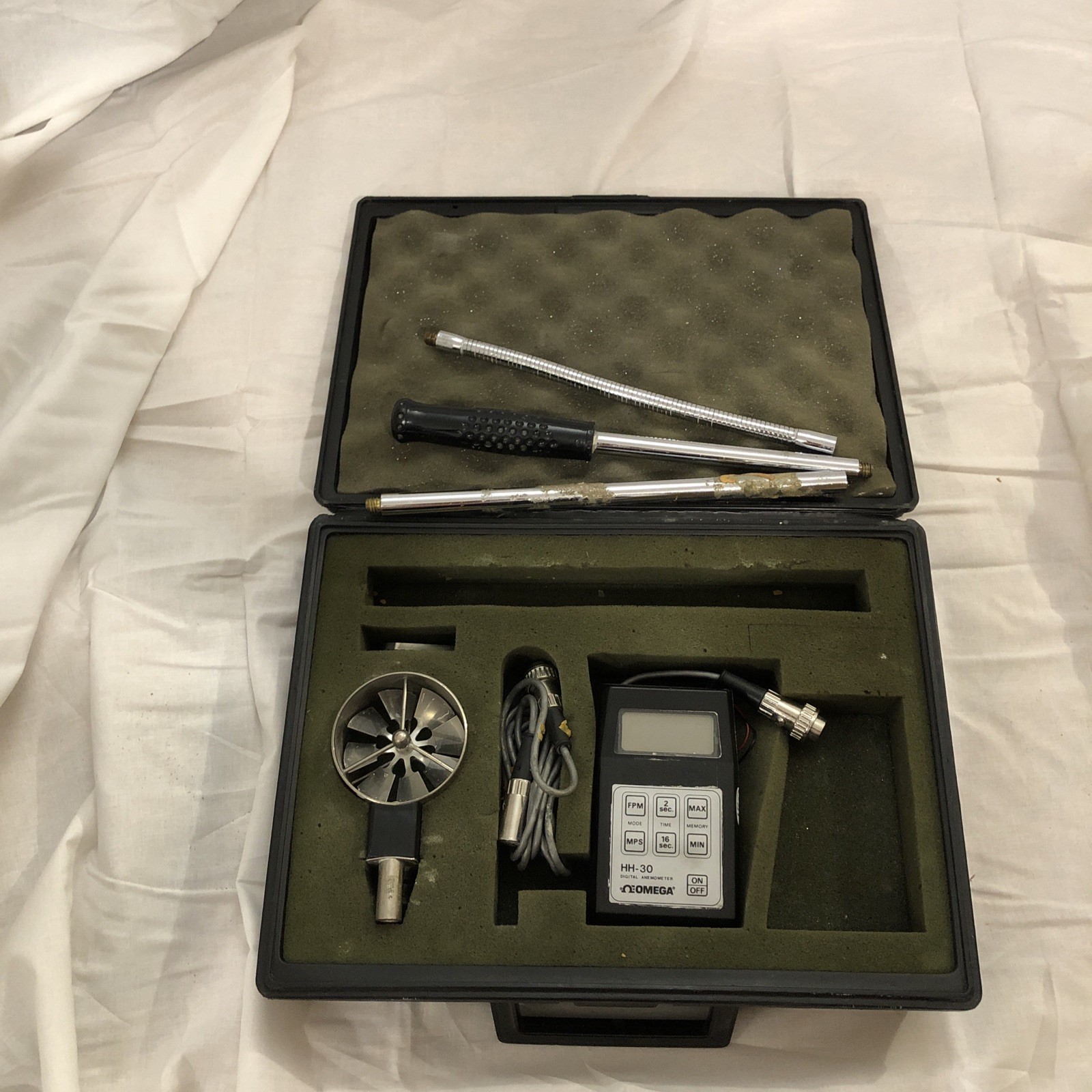 Omega HH-30 Digital Anemometer kit - Working
