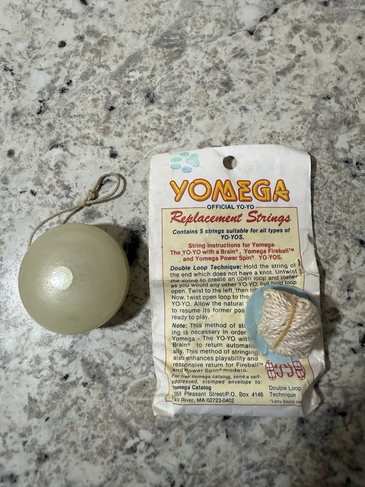 vintage Duncan ? glow in the dark yo yo And Yomega 5 Pack Of Strings