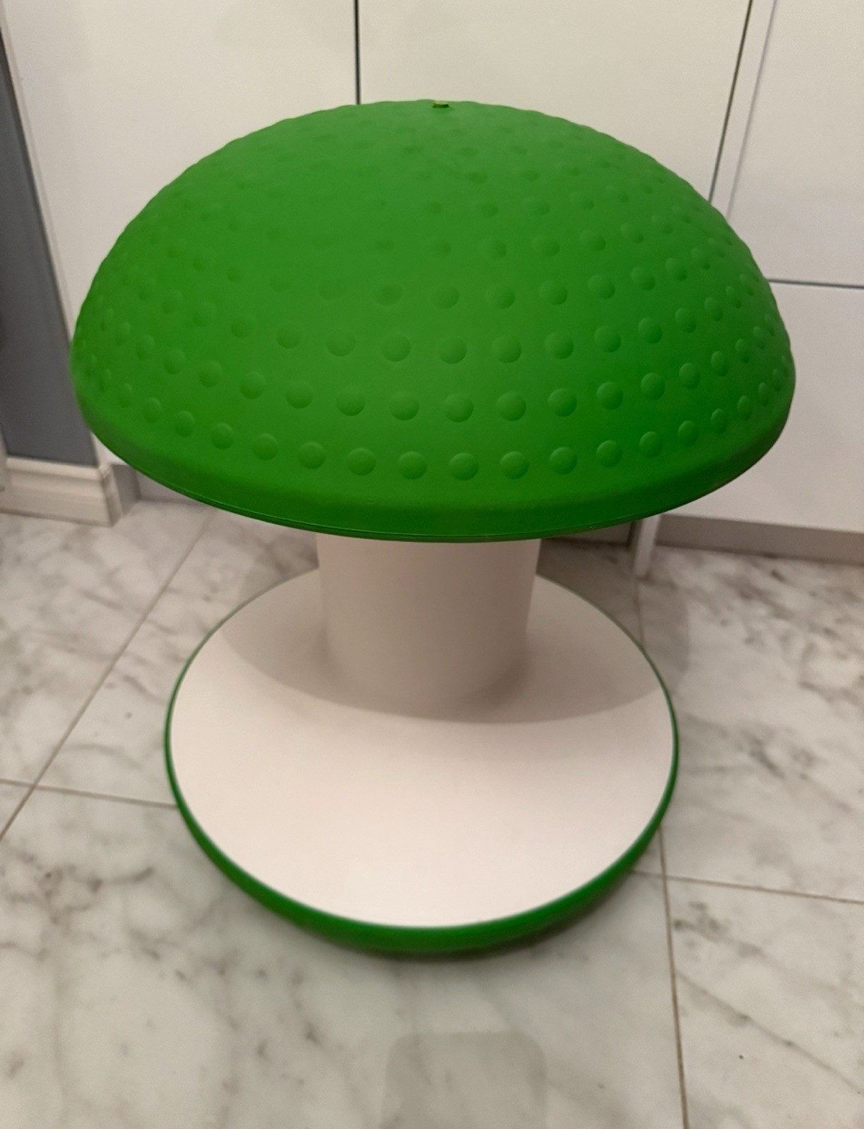 Humanscale Ballo Stool – Ergonomic Active Sitting Seat – Green & White