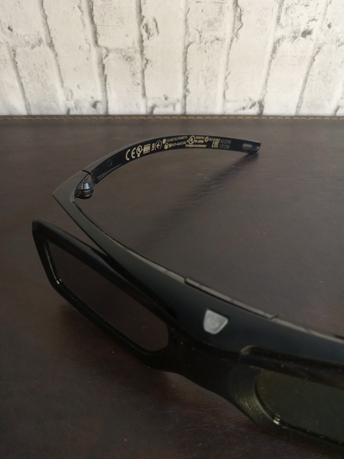 Sony TDG-BT400A Active 3D Glasses Pair - Black Needs New Batteries