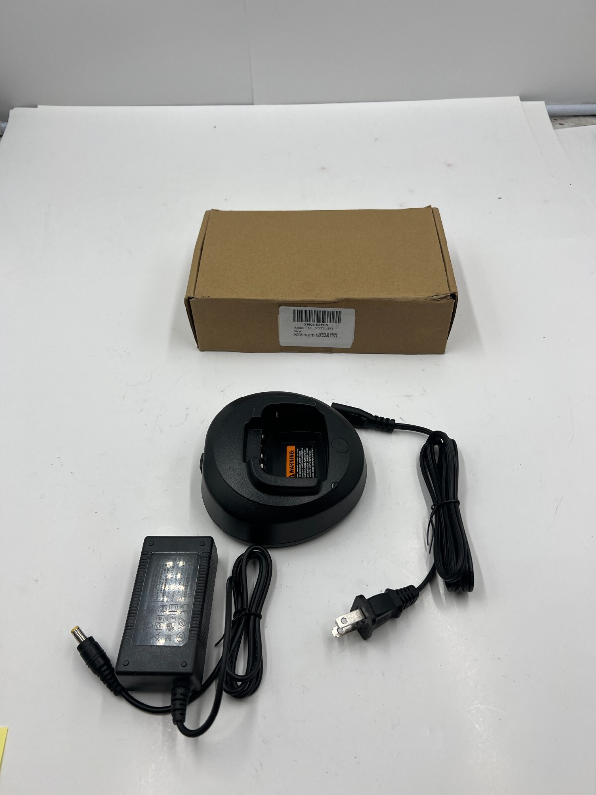 Amasu PMLN5228/3190PDB08 Rapid Charger For NNTN4851 Walkie Talkie