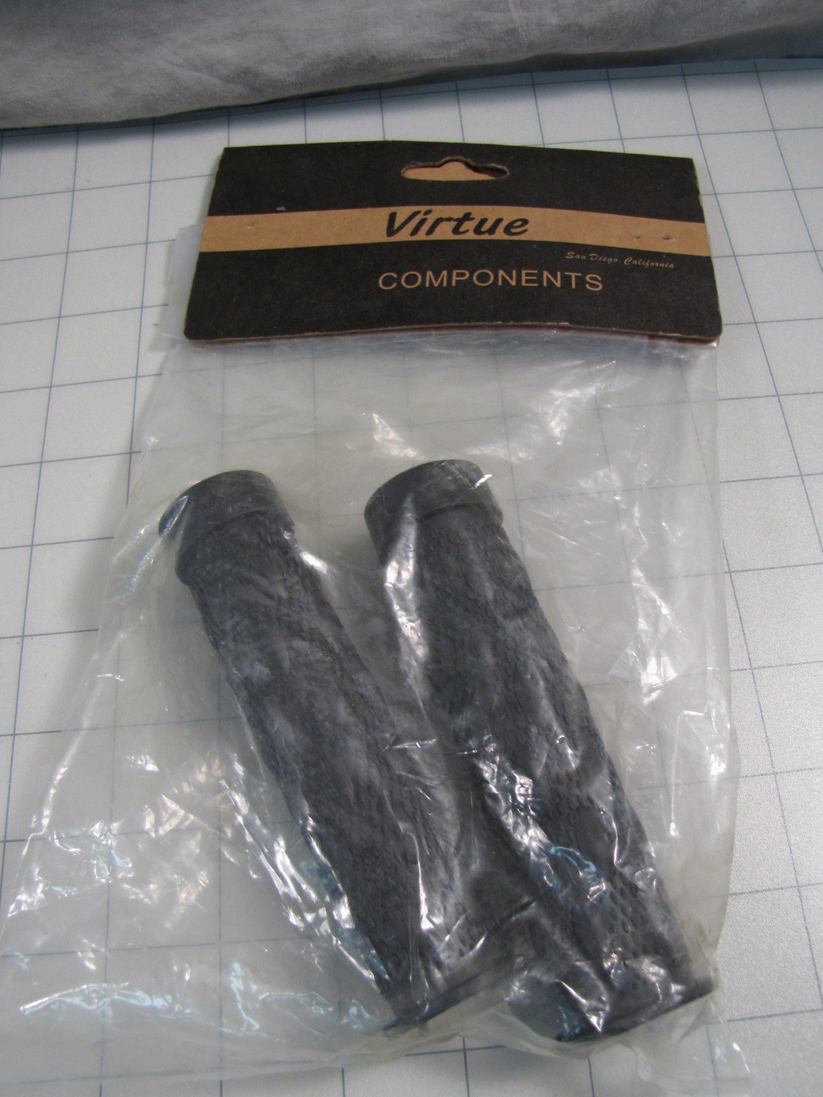 1pr Virtue Elliptical Knobby Grips Black NEW