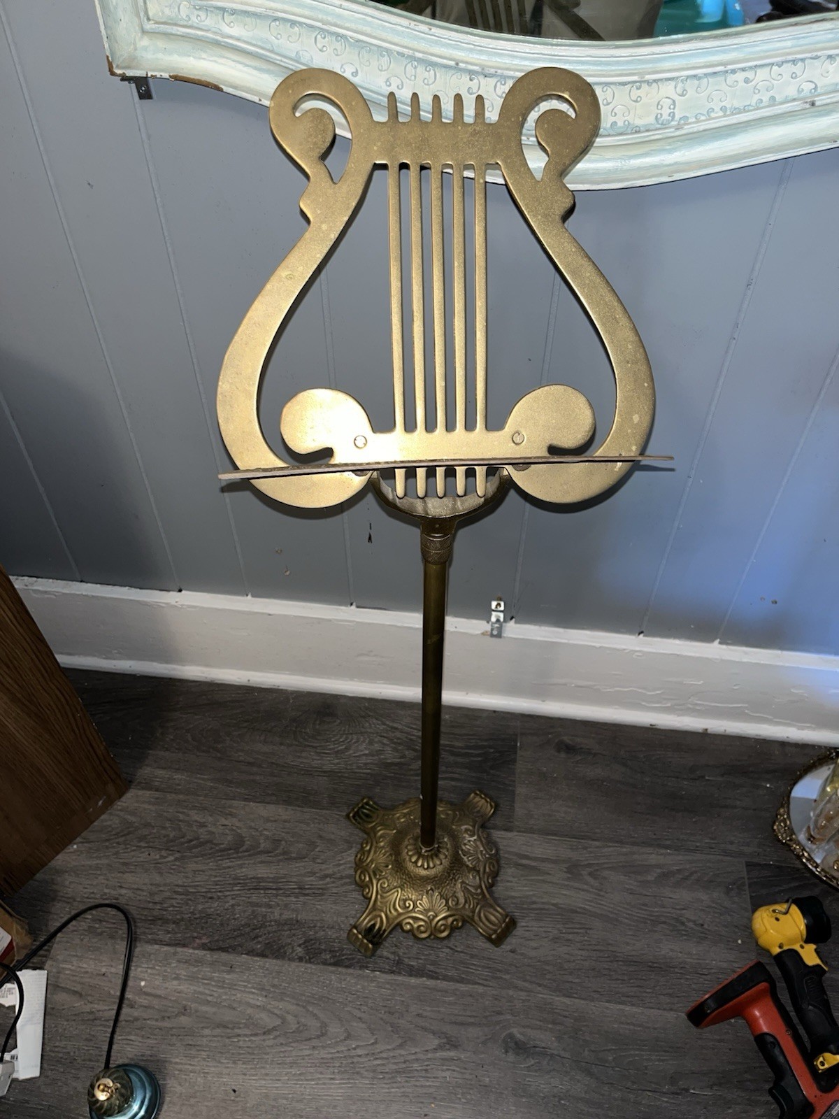 Vintage Solid  Brass Sheet Music Stand Ornate Adjustable Harp Shape Footed