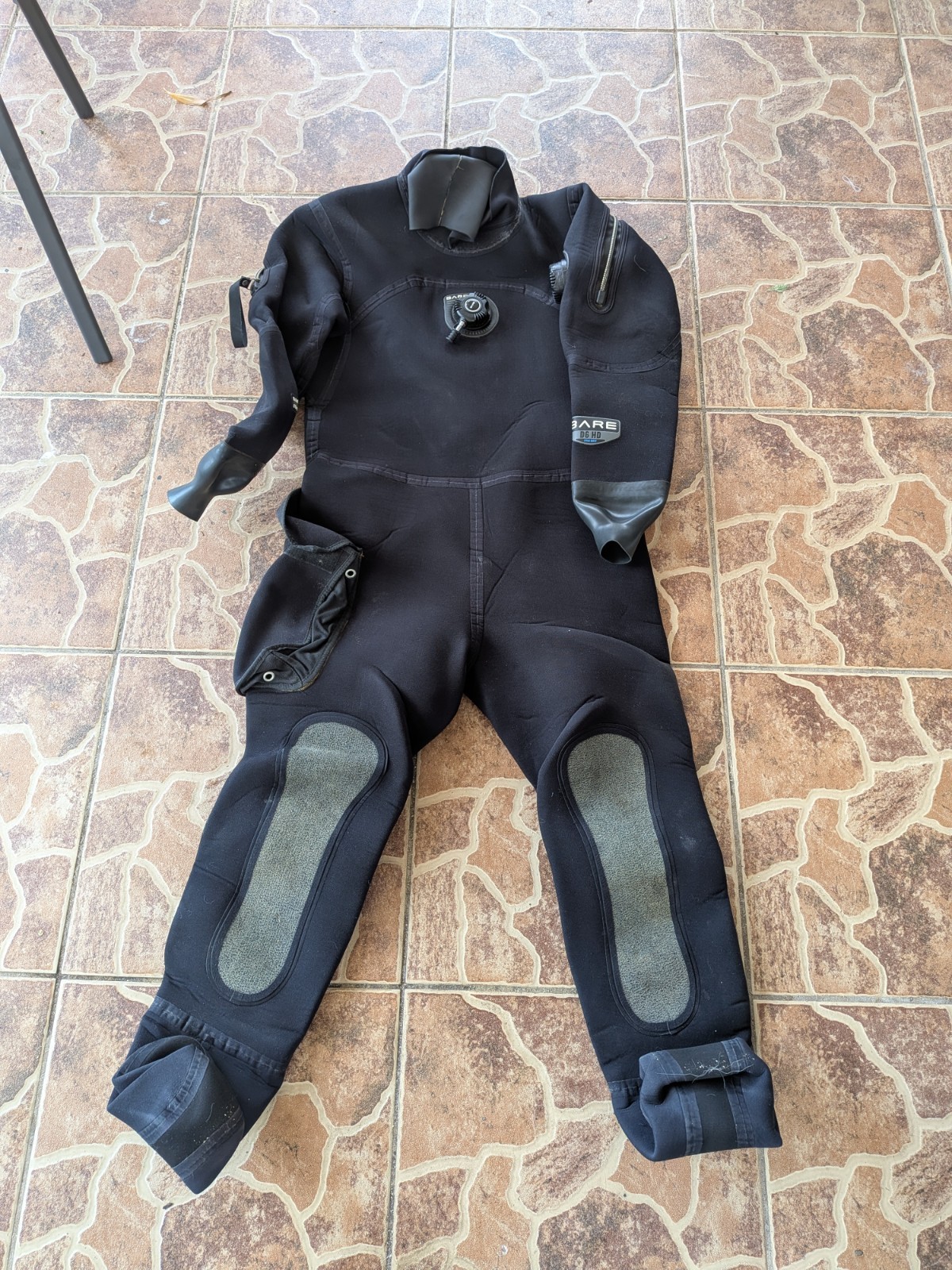 XL BARE D6 HD pro dry. Dry diving suit used for commercial diving.