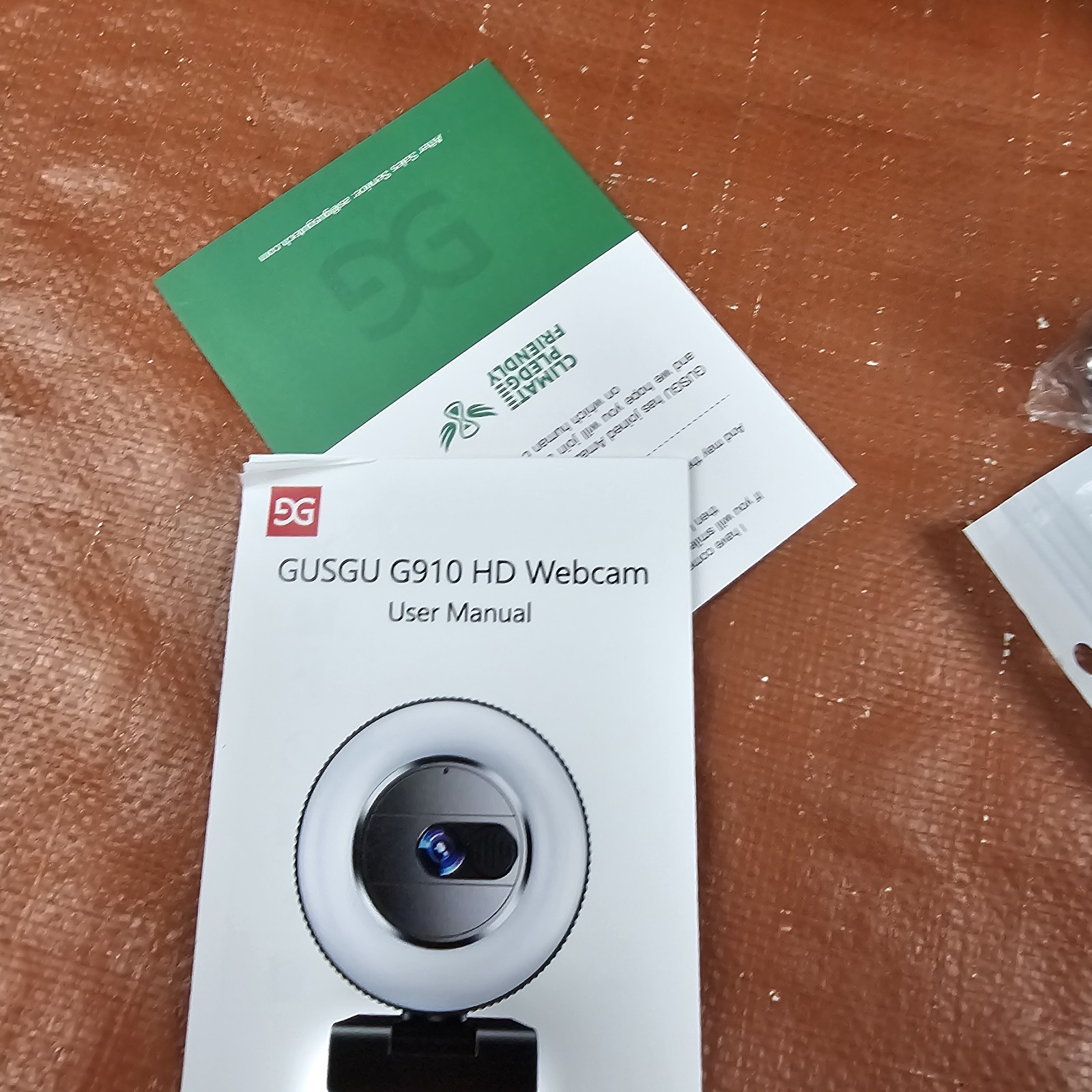 GUSGU G910 Webcam for PC with Microphone, Light & Privacy