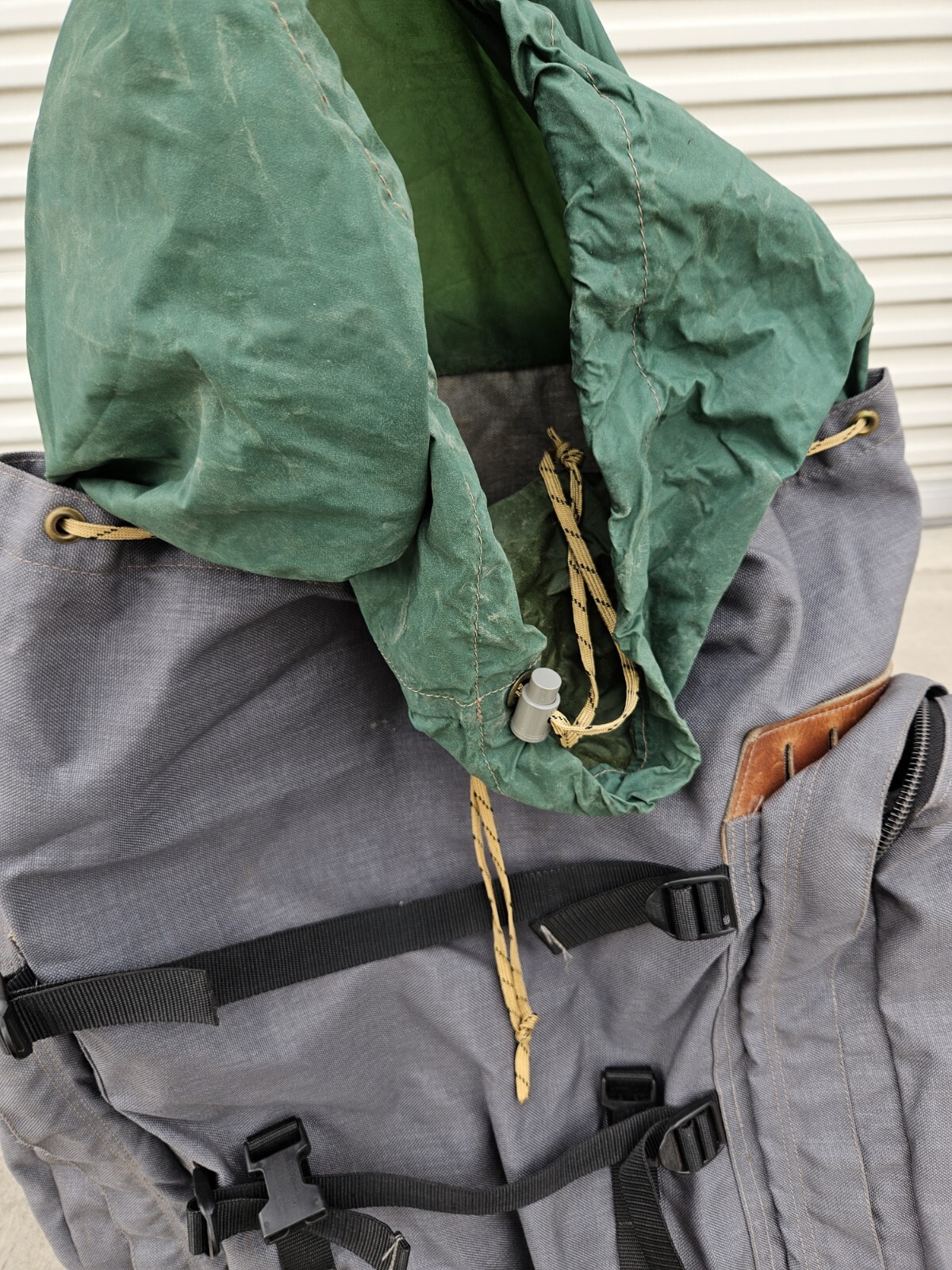 MADDEN Mountaineering Backpack