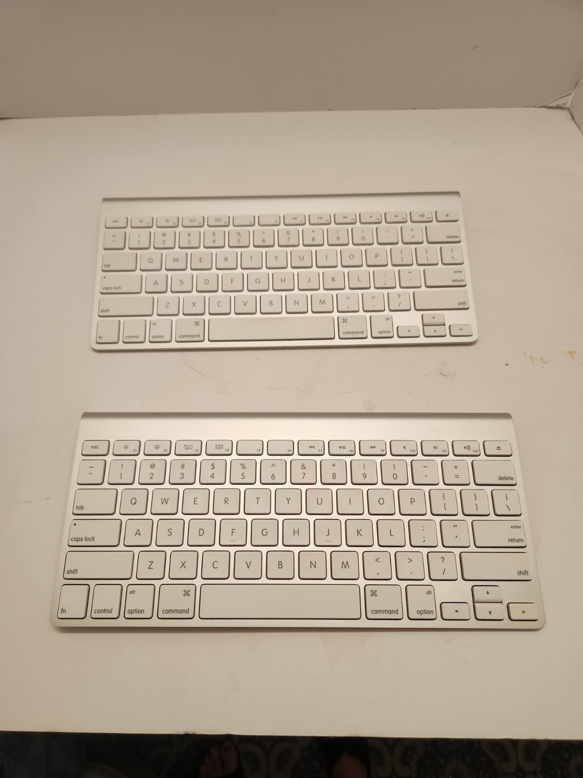 Lot Of 2 Apple Wirless Keyboards A1314 Works New Batteries