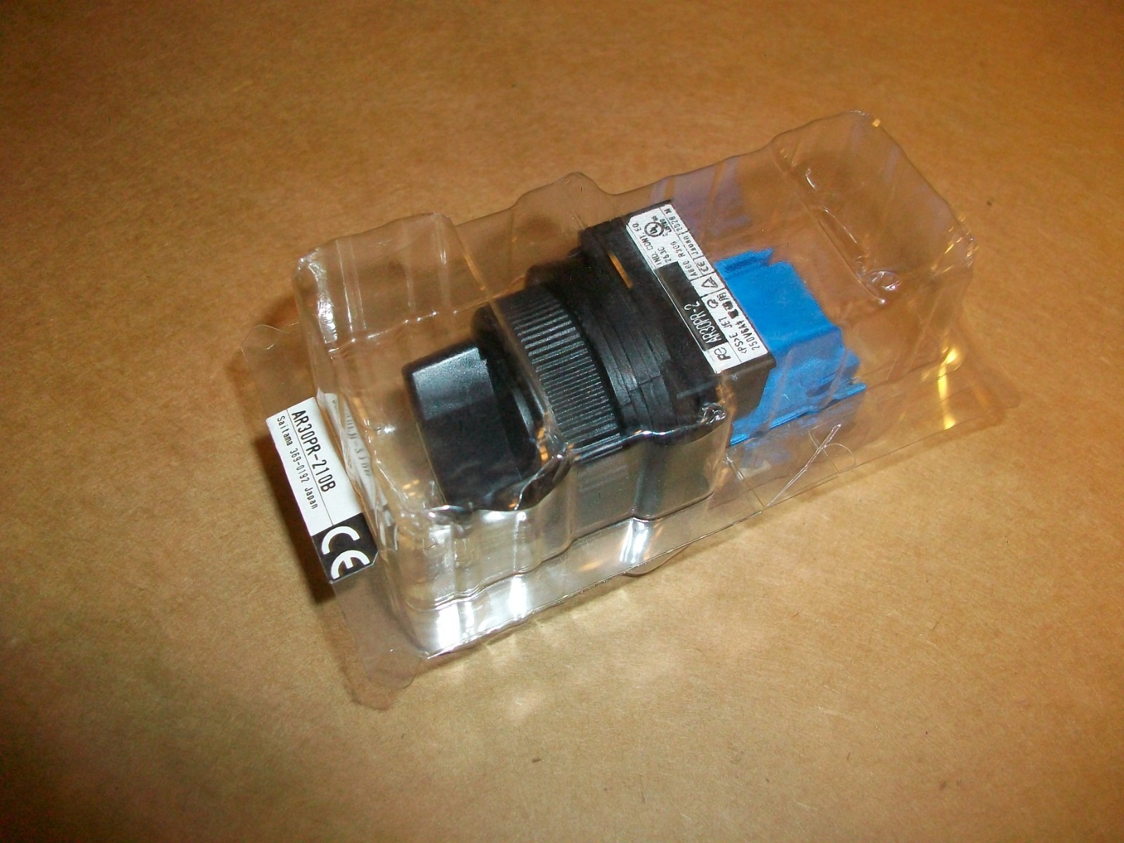 FUJI ELECTRIC AR30PR-210B Selector Switch  NEW