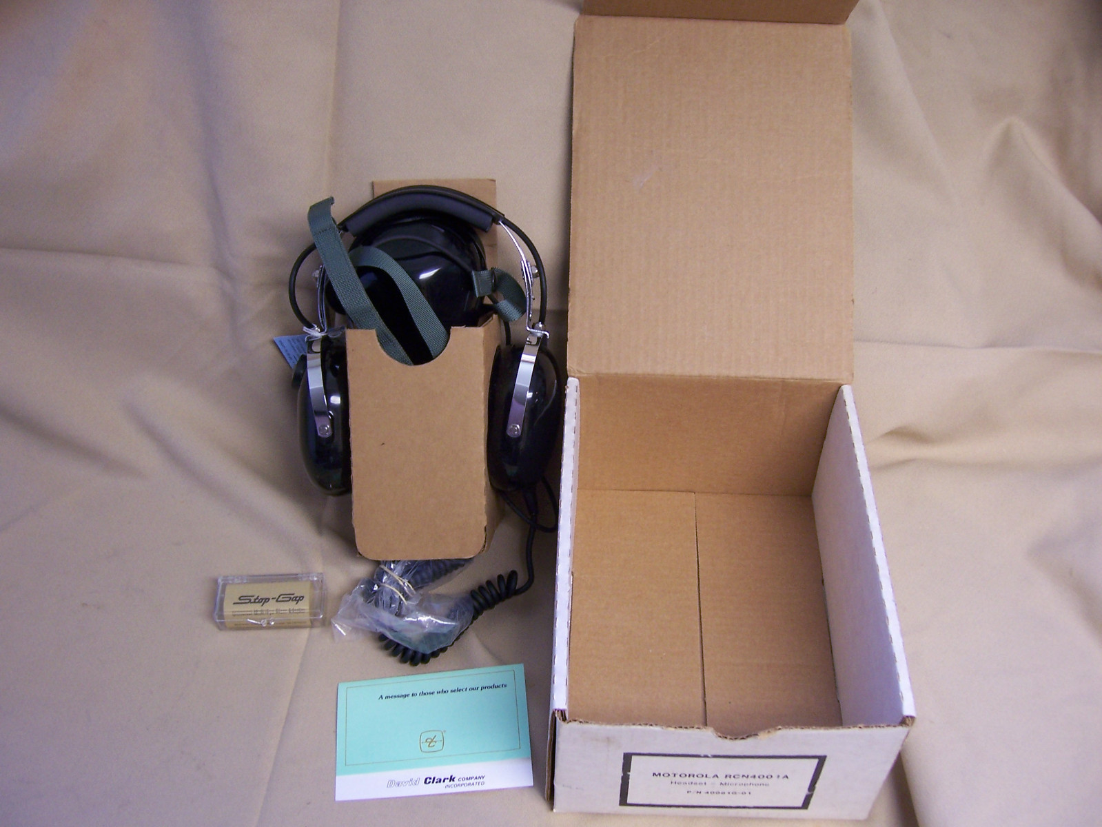 DAVID CLARK HEADPHONES 40081G-01 RCN4001A Headset W Mouth-Mic 2 way radio plug