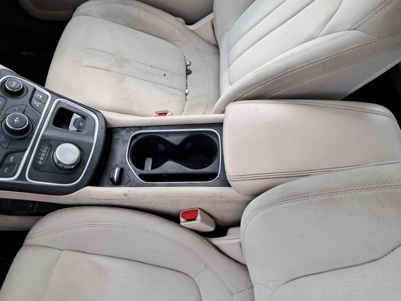 200 2015 Glove Box 4773858