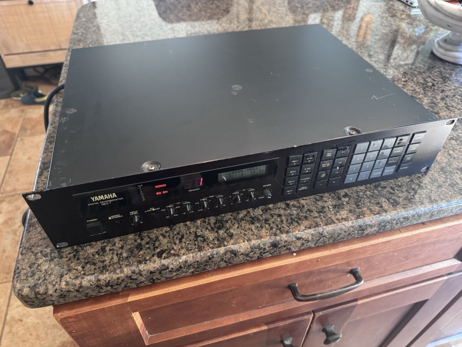 Yamaha Rev 7 Digital Reverberator Reverb Effects Processor Stereo Delay Chorus