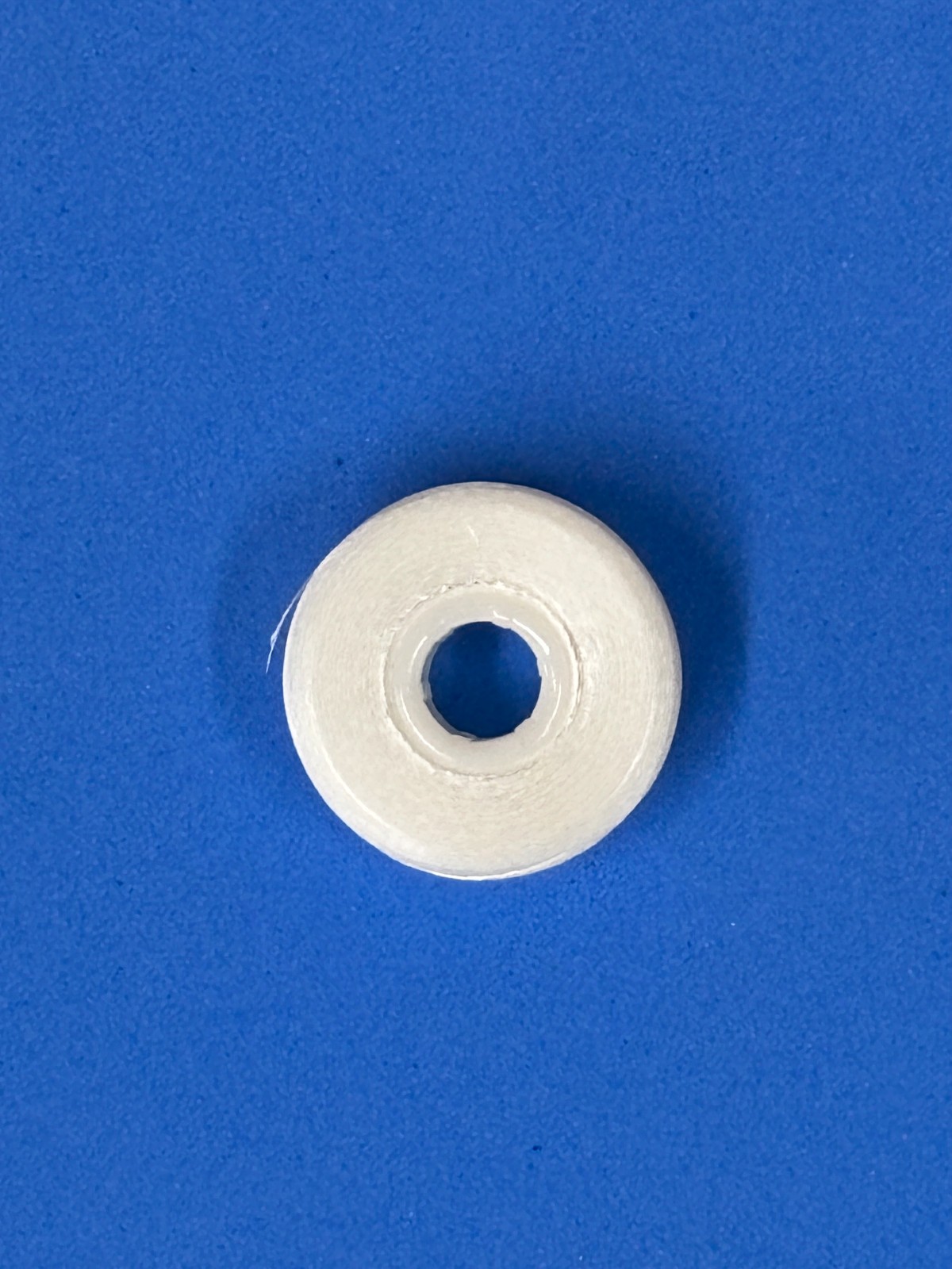 Sideless White Polyester Prewound Bobbin Thread, 144pcs, 145 yds, Size L,