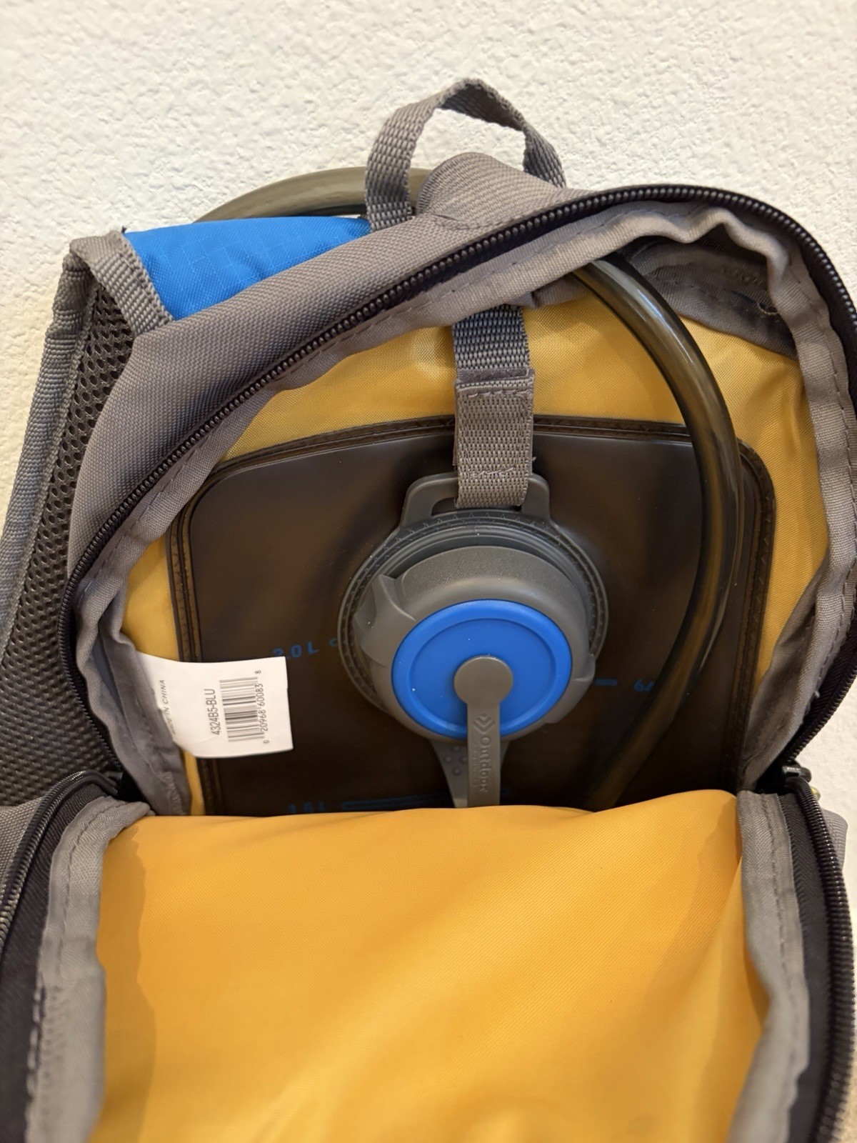 NEW Outdoor Projects Hydration Backpack With Water blade