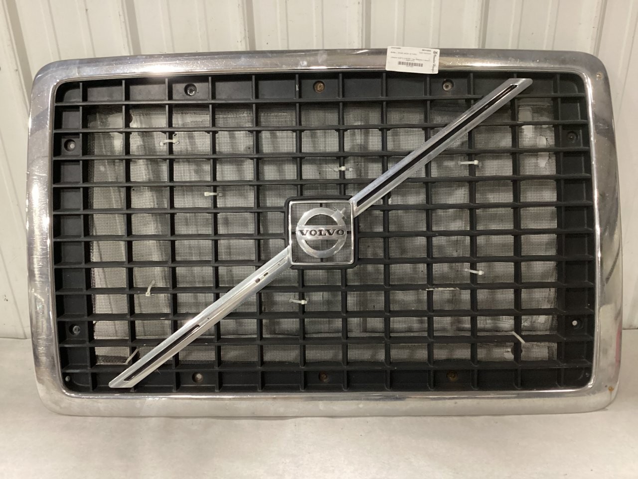 2003-2017 Volvo VNL Grille - Used