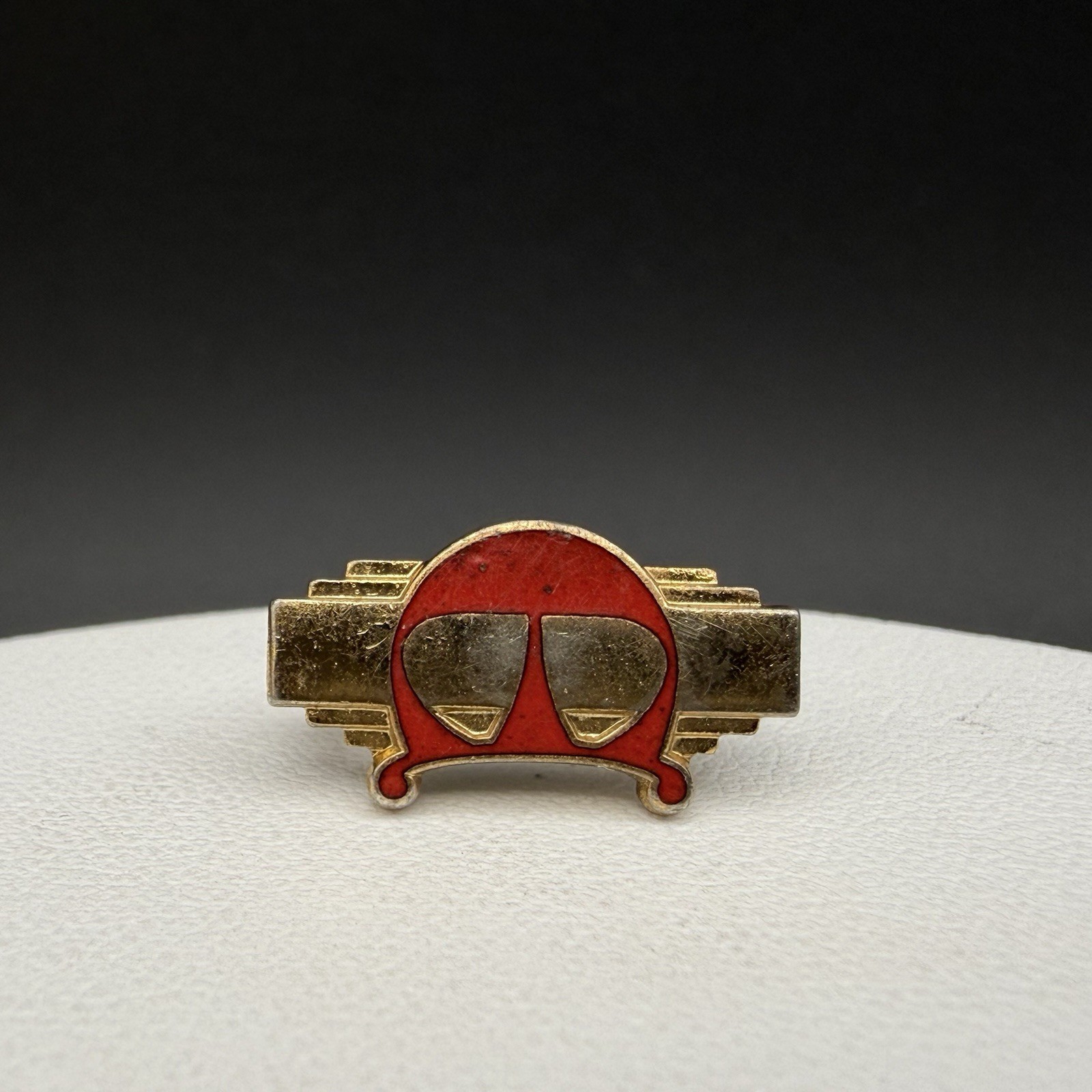 Vtg Aviation Pilot Themed Lapel Pin Gold Tone Red Enamel Aviators Cap Art Deco