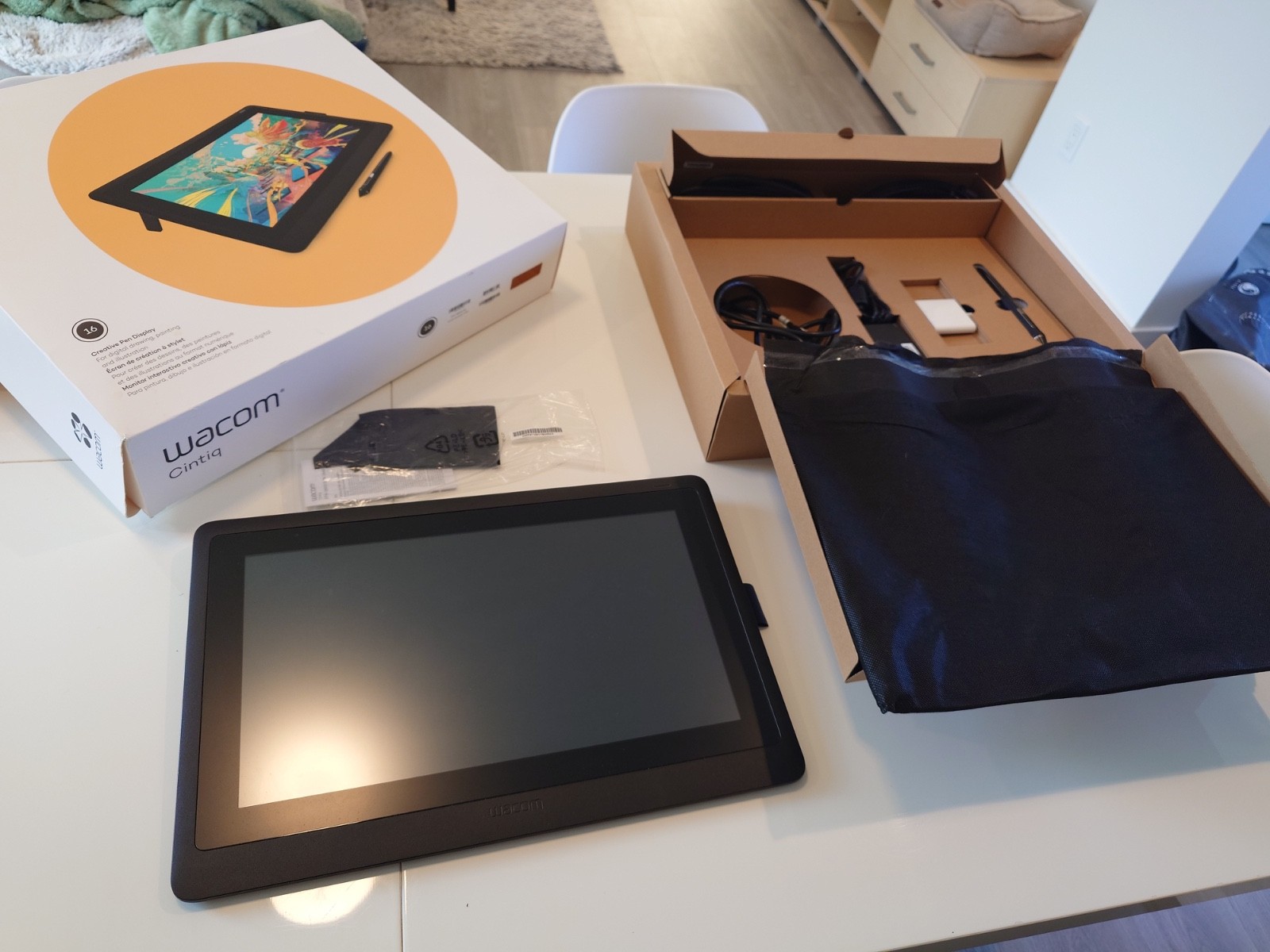 Wacom Cintiq DTK-1660/K0-AB 16in Creative Pen Display - Black Used - MINT