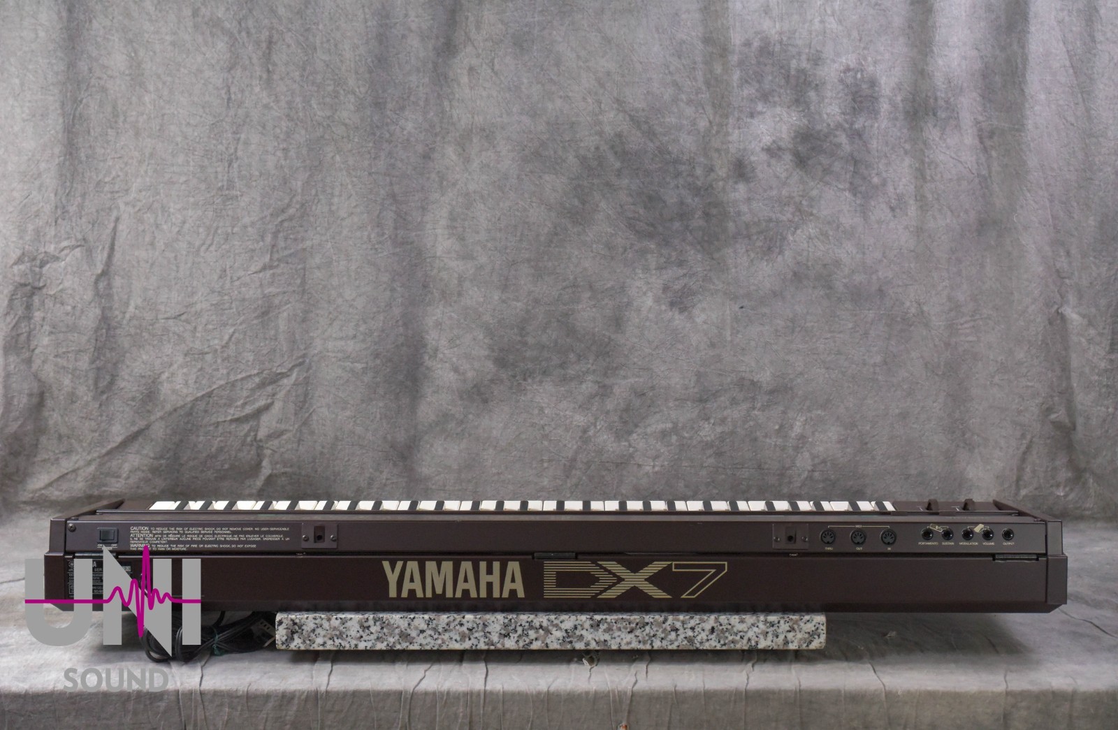 YAMAHA DX7 Digital Programmable Algorithm Synthesizer in Very Good Condition