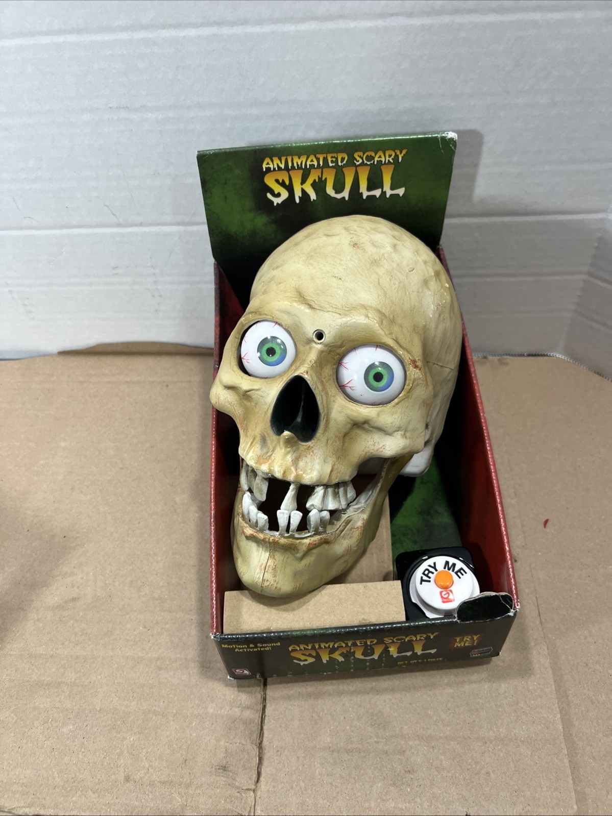 Gemmy Scarry Skull Brand New NOS works Perfectly Original Batteries
