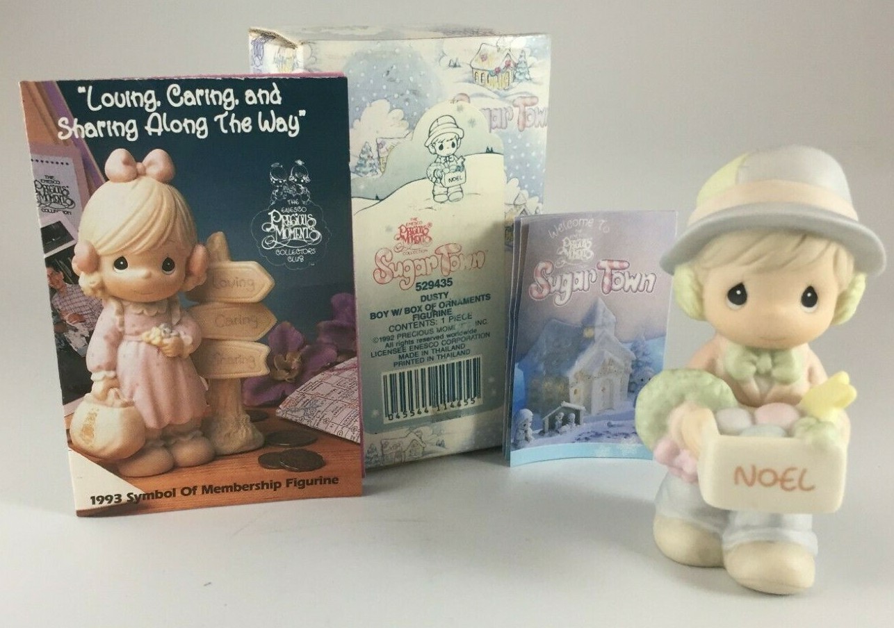 Precious Moments Sugar Town Dusty Boy with Box of Ornaments 529435 Butterfly NEW