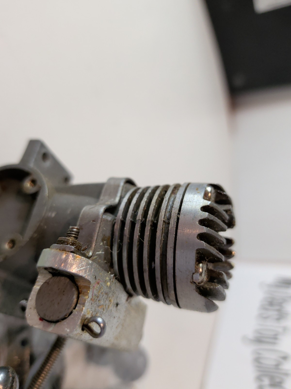 "19" Model Engine Model 4002 Untested Unbranded x2