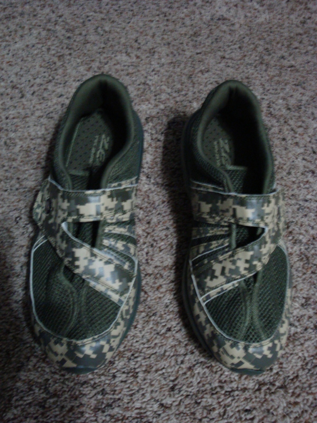 Zeko Lightweight Fishing, Boating, Outdoor Drainable Shoe Size 11 Green Camo