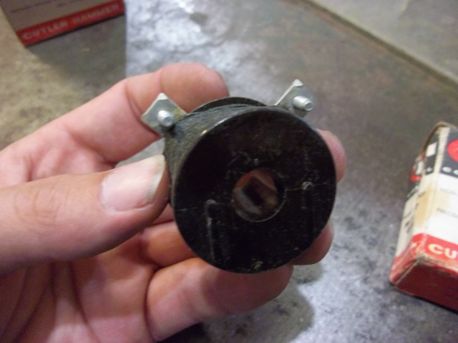 NIB CUTLER HAMMER 642-3 MAGNET COIL (196-1)