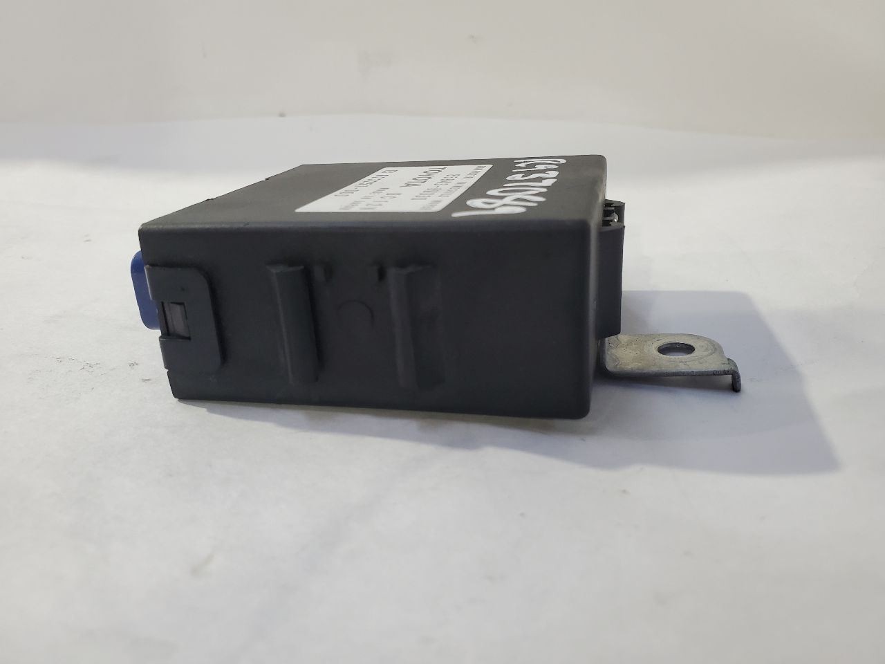 2003 Lexus LX470 OEM Windshield Wiper Computer Module 85943-60030
