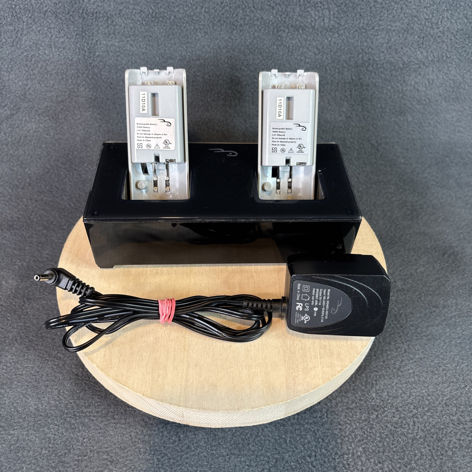Rocketfish Wii & Wii U Remote Charge Dock with Rechargeable Battery Pack
