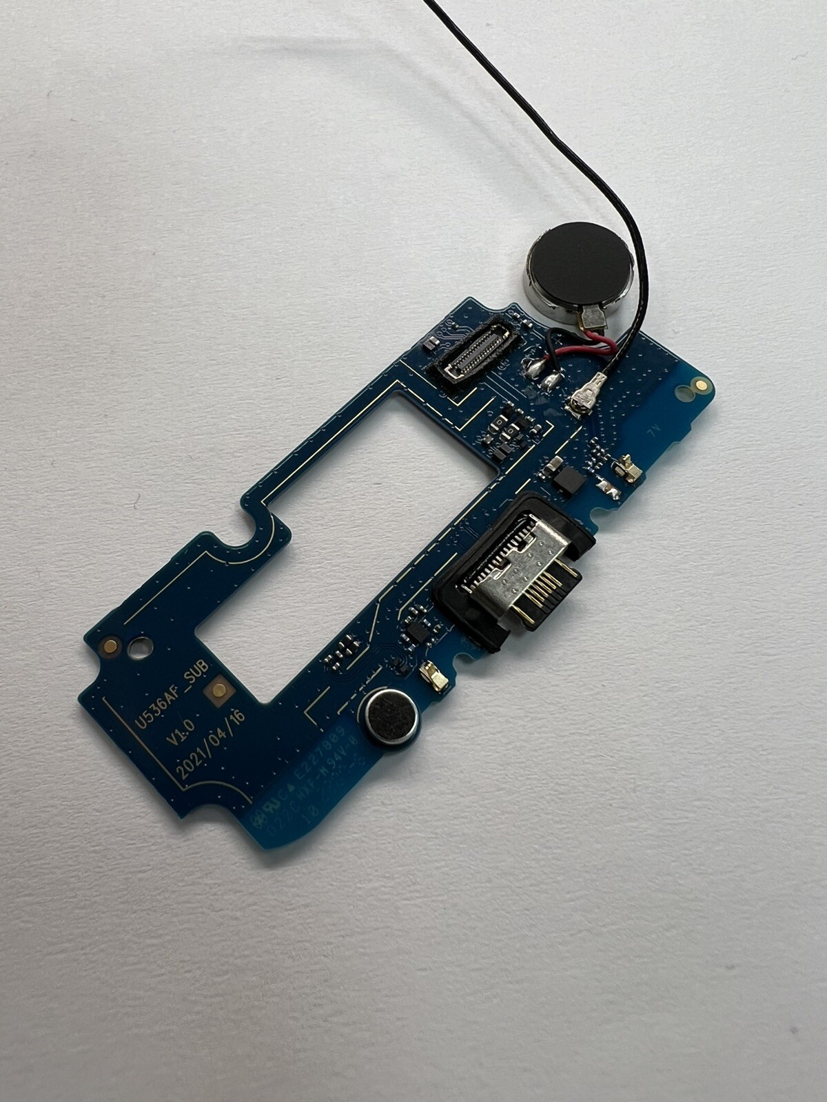 OEM TRACFONE BLU VIEW 3 B140DL REPLACEMENT USB CHARGING PORT W/ANTENNA