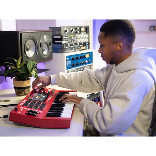 Akai MPC Key 37 Standalone Keyboard Workstation with Sampler (Open Box)