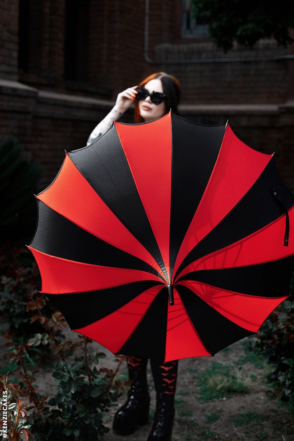 Batwing Pagoda Umbrella [BLACK/RED STRIPED] Goth Emo Fancy