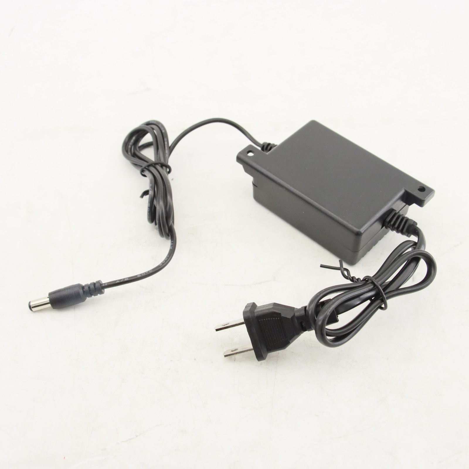 BLX288 / Beta 58A Wireless Vocal System w/2 BETA58 Microphones Express
