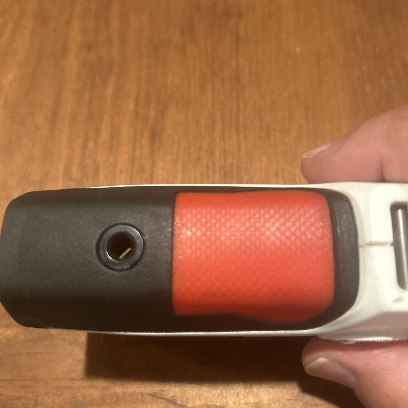 Bushnell Tour V3 Golf Rangefinder 7/7